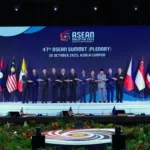 印度尼西亚共和国总统普拉博沃·苏比安托于2025年10月26日(星期日)出席在马来西亚吉隆坡会议中心(KLCC)举行的第47届东盟峰会全体会议。